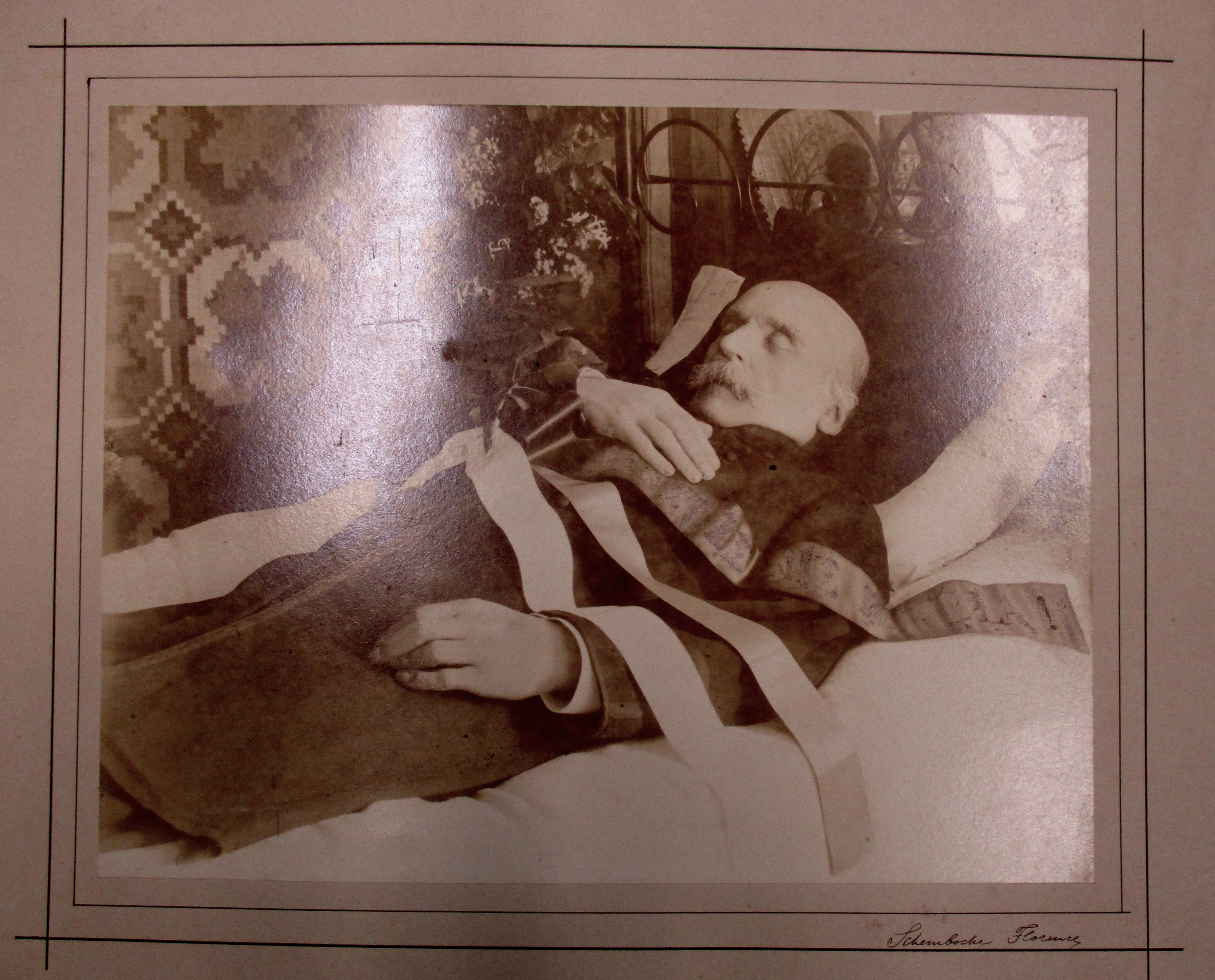 Fotografia Teofila Lenartowicza na łożu śmierci
